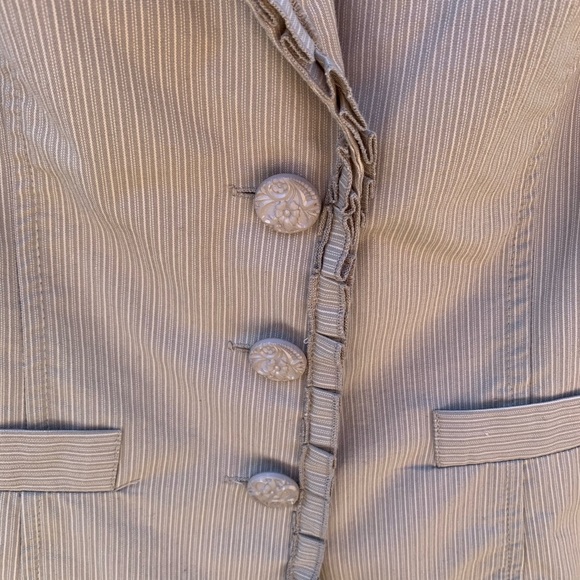 Maurices Khaki 3 Button Ruffle Hem Collared Jacket‎ - Picture 3 of 7